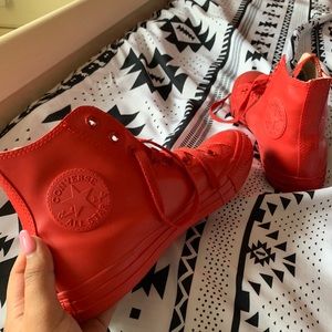 UNIQUE Red Rubber Converse